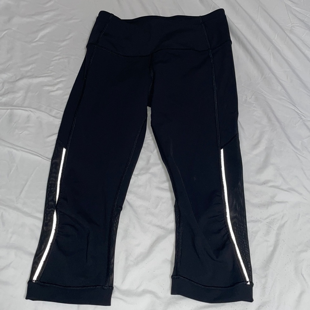 Lululemon black capri leggings